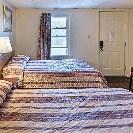 Rodeway Inn Westminster Екстер'єр фото