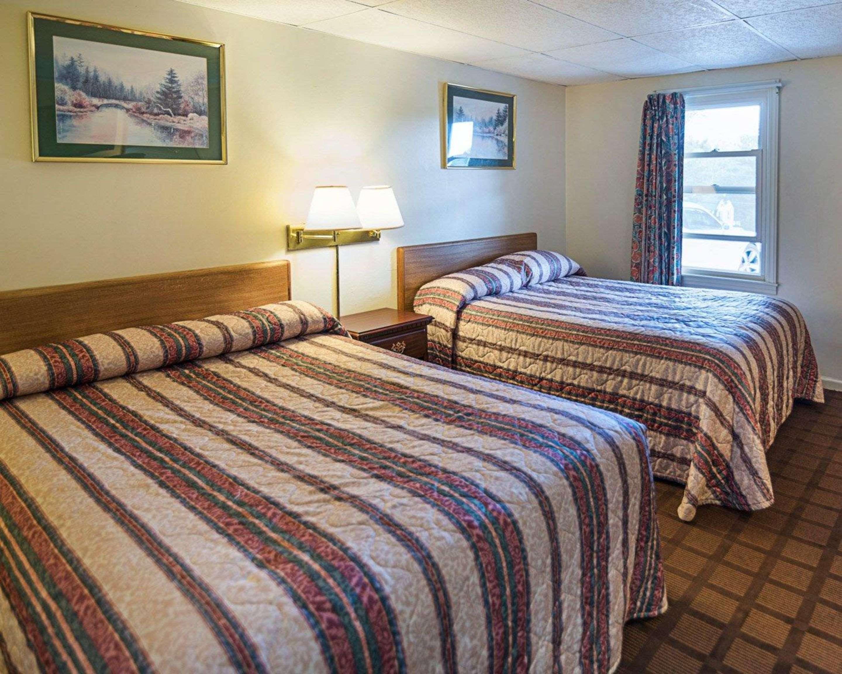 Rodeway Inn Westminster Екстер'єр фото