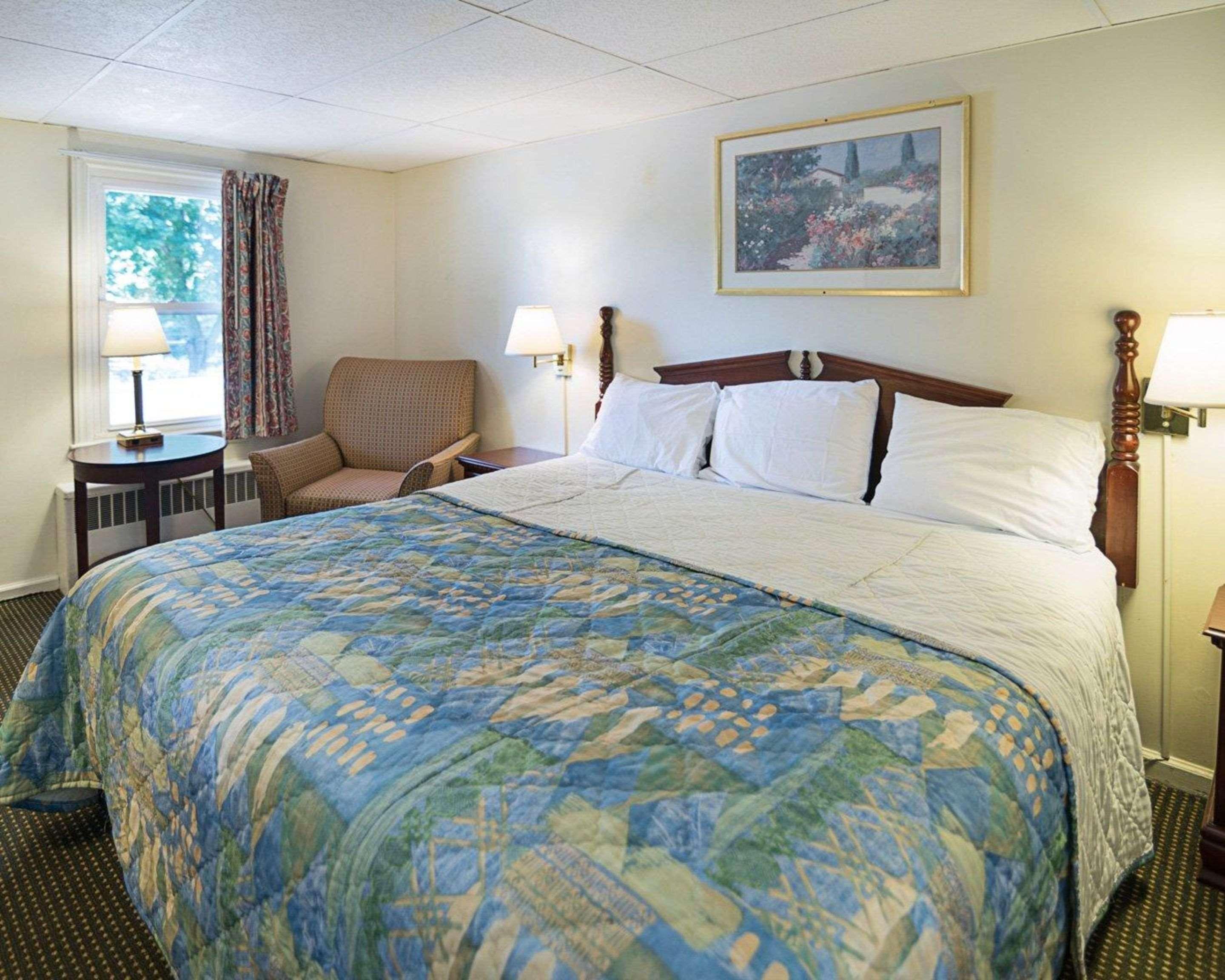 Rodeway Inn Westminster Екстер'єр фото