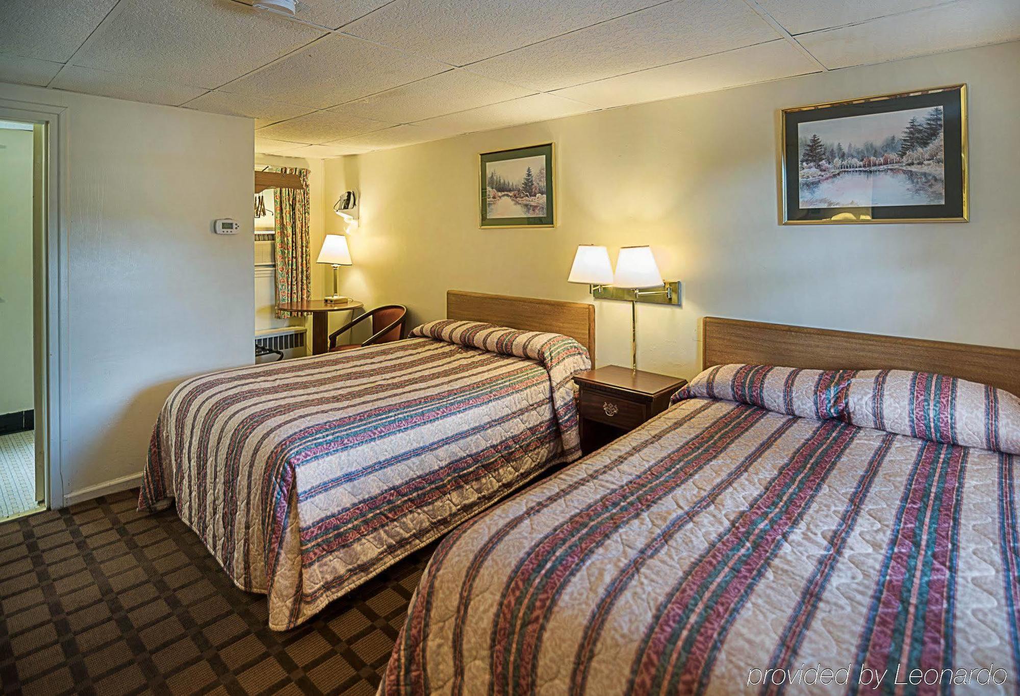 Rodeway Inn Westminster Екстер'єр фото