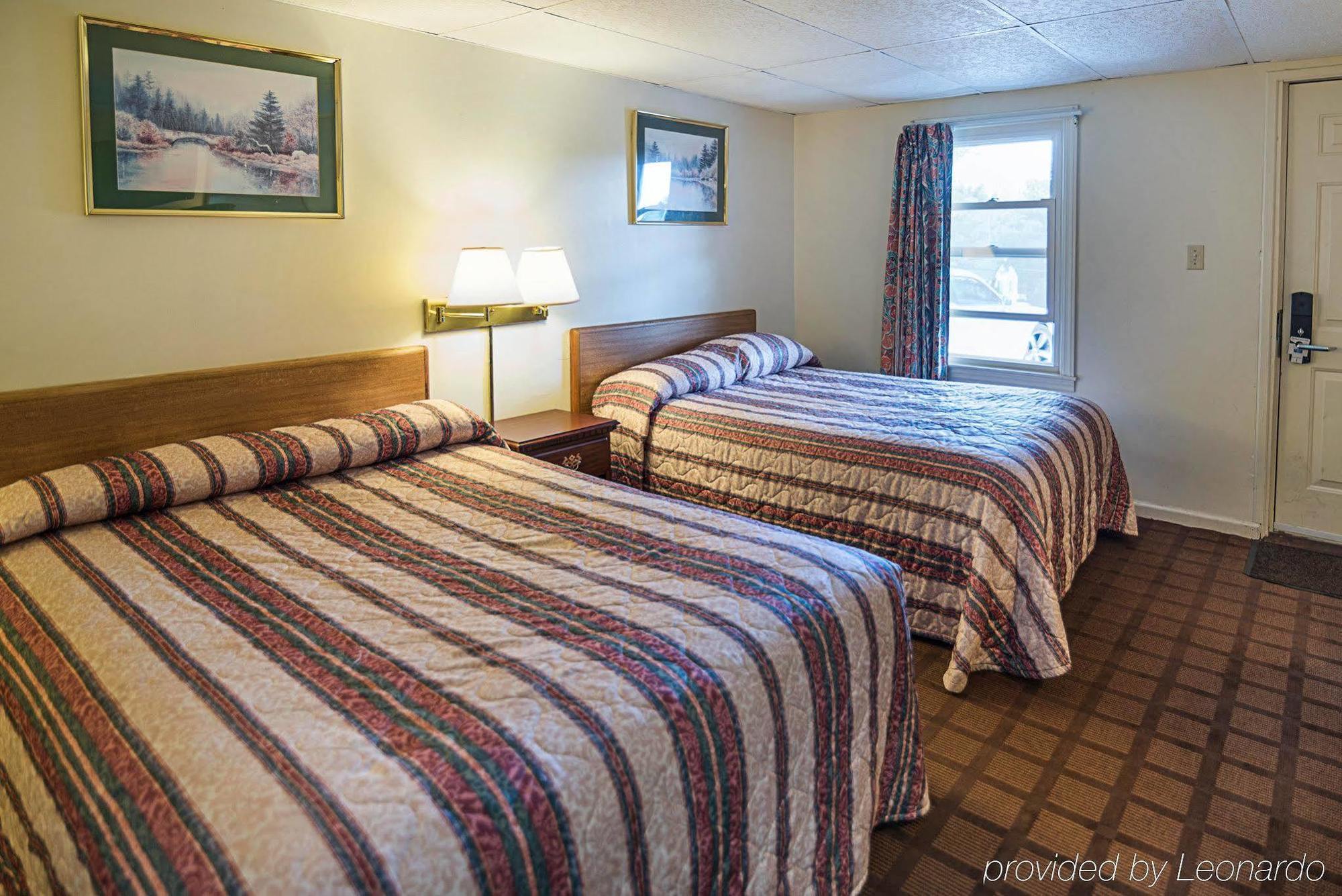 Rodeway Inn Westminster Екстер'єр фото