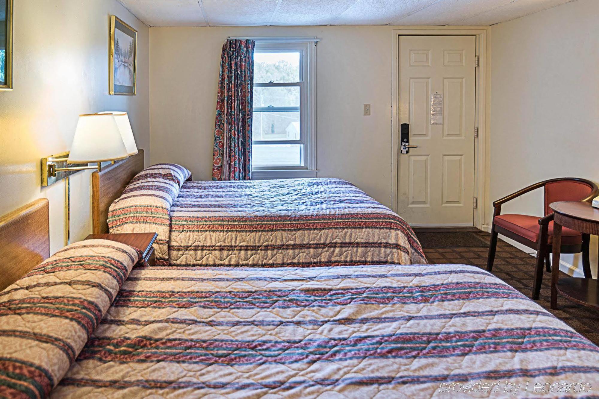 Rodeway Inn Westminster Екстер'єр фото