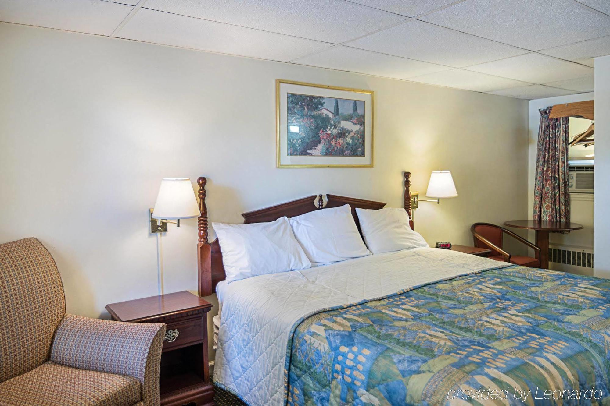 Rodeway Inn Westminster Екстер'єр фото